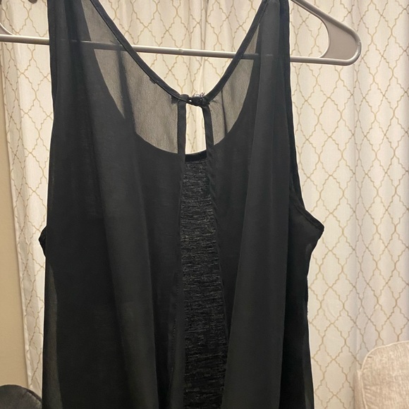 Black t shirt open back - Picture 3 of 6